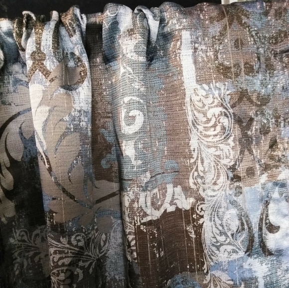 Curtain panels - Picture 2 of 2